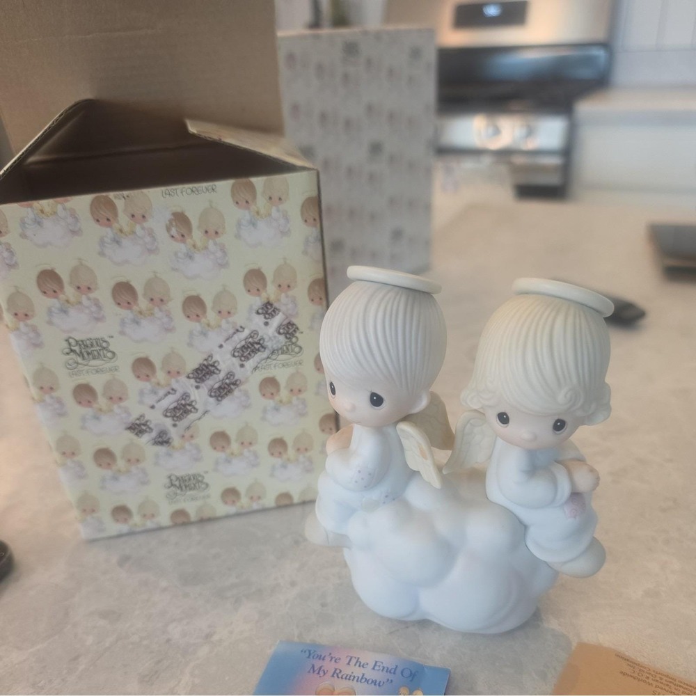 Jonathan David 1994 Precious Moments,  But Love Goes on Forever Angel Figurine